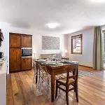 Apartment Hostdomus- La Garnotte